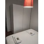 Large Contemporary With Three-bedroom Apartment Lisbon