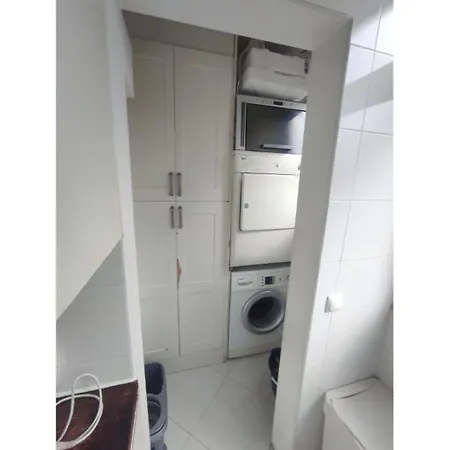 Large Contemporary With Three-bedroom * Lissabon