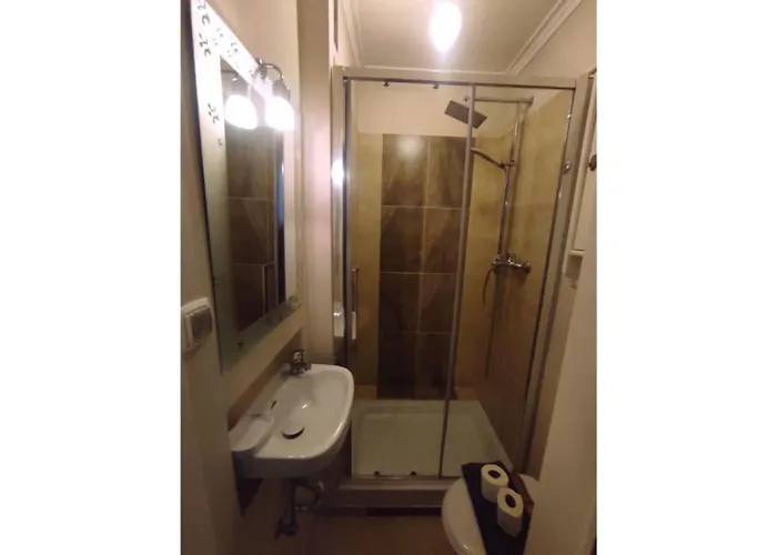 Apartment Large Contemporary With Three-bedroom