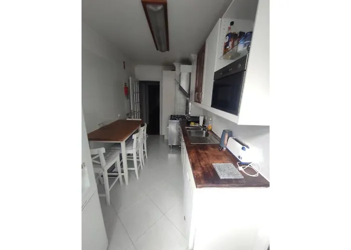 Large Contemporary With Three-bedroom