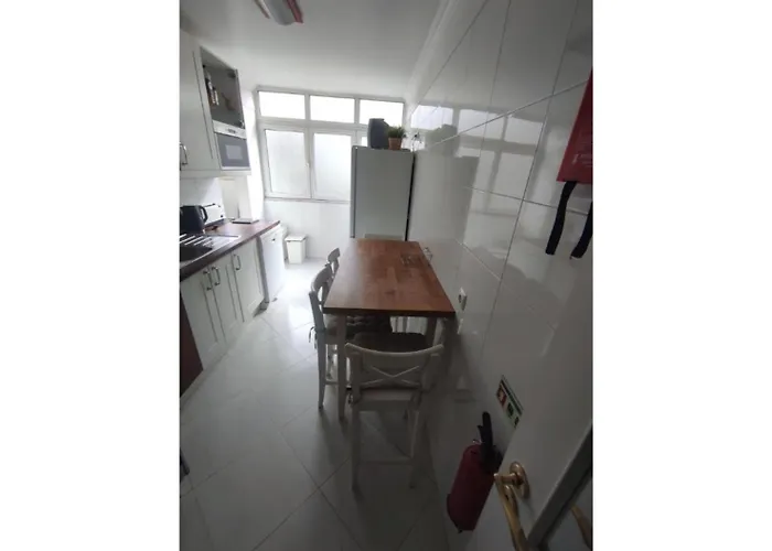 Large Contemporary With Three-bedroom *