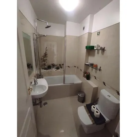 Large Contemporary With Three-bedroom * Lisboa